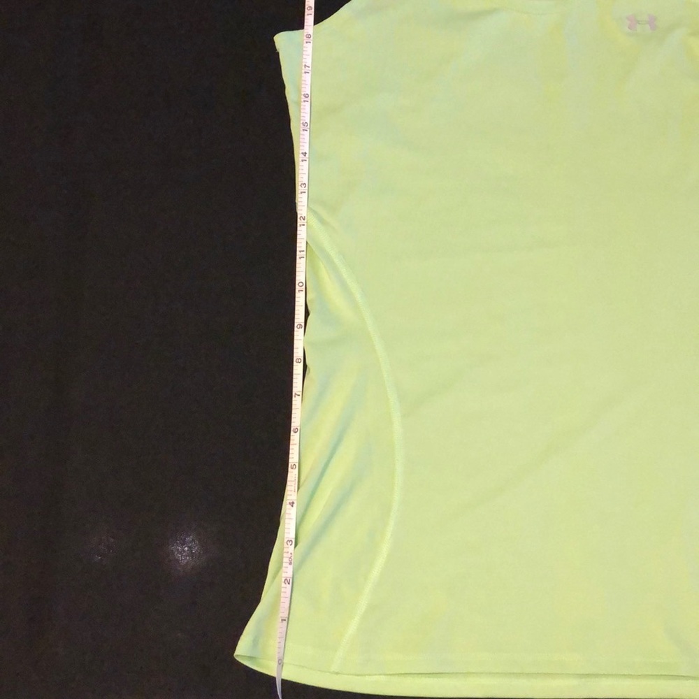 UA Heatgear Workout Top —#079 - Picture 6 of 16
